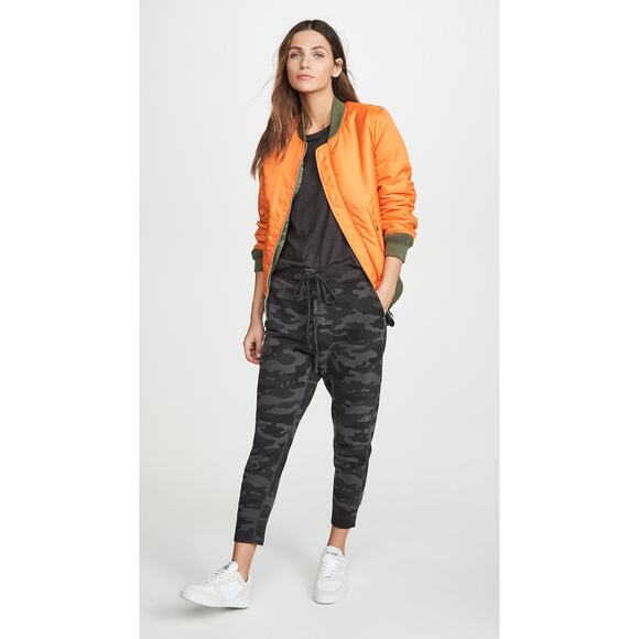 New Urban Outfitters Alpha Industries Ma-1 Bomber Jacket $200 MEDIUM Moss Green - Picture 8 of 9